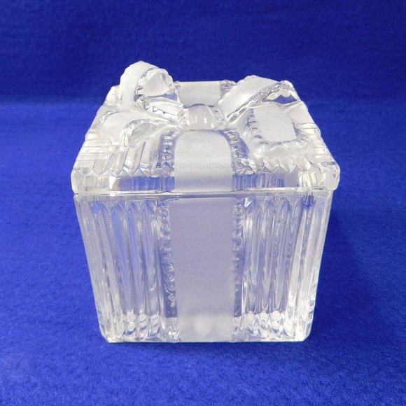 Crystal Clear Present Trinket  / Vanity Box Poland 24% Lead Crystal - Picture 2 of 7